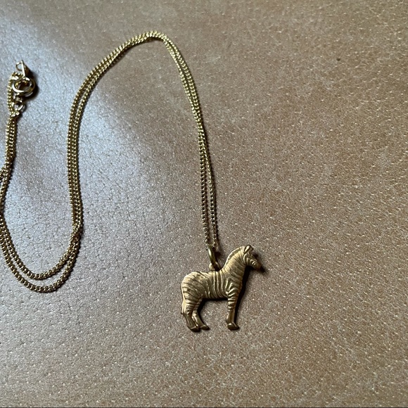 🦓 Zebra charm pendant necklace - Picture 4 of 7